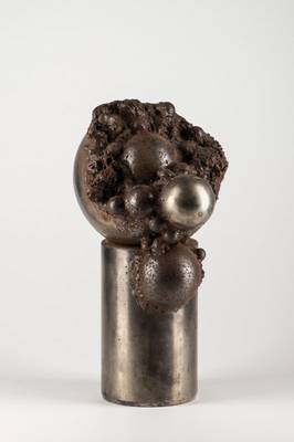 Lutz Ackermann, geb. 1941 Sinsheim, Edelstahlskulptur, am Sockel sign, dat. 90., H. ca. 37cm