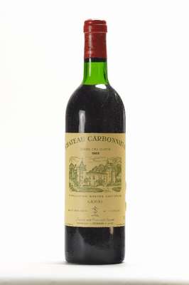 4 Flaschen 1983 Chateau Carbonnieux, Graves, Grand Cru Classe, je ca. 75 cl, Füllstand: je ca. top shoulder, unverkostet, guter Erhaltungszustand