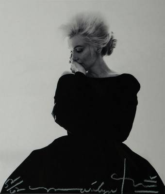 Bert Stern, 1929-2013, Marilyn in black dress for Vogue, Iris-Print, sign., num. 52/62, ca. 31,5x27 cm, inkl. Echtheitszertifikat sign., Aufnahme von ...