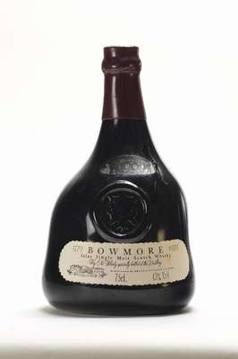 1 Flasche Bowmore Bicentenary, Islay Single Malt Scotch Whisky, Very Old Whisky, ca. 75 cl. 43 % Vol., unverkostet, Abstand zwischen Kapsel und ...