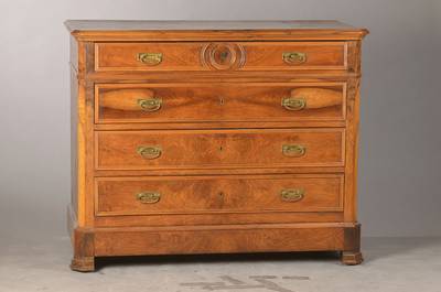 Kommode, südwestdeutsch, / Frankreich, um 1850/60, Nussbaum- / Wurzelnussfurnier, 5-schübig, versteckter Sockelschub, Eichekorpus, Beschläge um ...