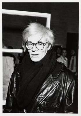 Arthur L. Field, 1899-1985, Andy Warhol in New York 1980, Silbergelatine-Abzug, 1980, verso Fotografen-Etikett, dat. 1980, Motiv ca.20x13,5 cm, PP ...