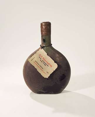 1 Flasche Armagnac Ducastaing X.O Tres Viel, Cuvee Bernard VII, Armagnac Tenareze, ca. 70 cl, Abstand zwischen Kapsel und Armagnac: 4,5 cm, ...