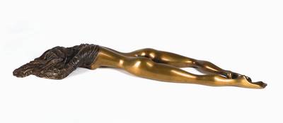 Bruno Bruni, geb. 1935 Gradara, Venere Coperta, Bronzeskulptur mit gold-brauner Patina, sign., num. 126/250, L. 86 cm, inkl. Zertifikat