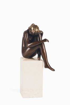 Bruno Bruni, geb. 1935 Gradara, Kleine Venus, 1986, Bronzeskulptur auf weißem Marmorsockel, sign., num. 754/1250, H. 18cm mit Sockel, inkl. ...