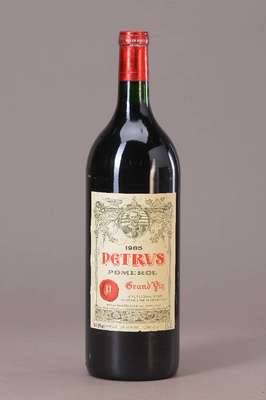 1 Magnumflasche 1985 Petrus, Pomerol, 12,6 % Vol., ca. 150 cl, Füllstand: ca. into neck, unverkostet, hervorragender Erhaltungszustand, Kapsel in ...