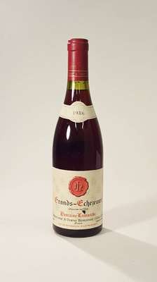1 Flasche 1986 Grands Echezeaux Domaine Lamarche, Cote d'Or, ca. 75 cl, Abstand zwischen Kapsel und Wein: ca. 1,5 cm, unverkostet, selten im ...