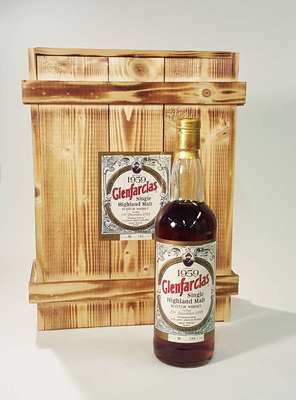 1 Flasche 1959 Glenfarclas Single Highland Malt Historic Reserve No. 2, ca. 70 cl, 46 % Vol., Abstand zwischen Kapsel und Whisky: ca. 5 cm, ...