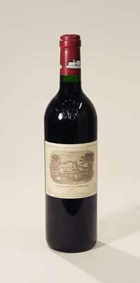 1 Flasche 1997 Chateau Lafite Rothschild, Pauillac, ca. 75 cl, 13 % Vol., Füllstand: ca.into neck, unverkostet, selten im Angebot, sammelwürdig, ...
