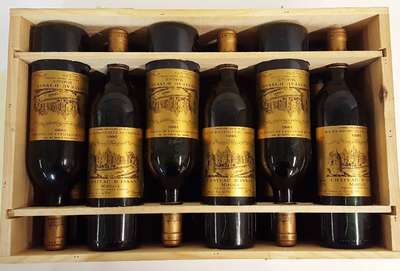 12 Flaschen 1990 Chateau D'Issan, Margaux, Grand Cru Classe, je ca. 75 cl, 12,5 % Vol., unverkostet, Füllstände: je ca. into neck, in der ...