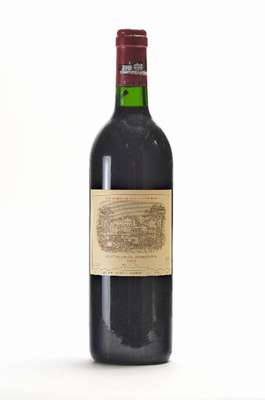 2 Flaschen 1993 Chateau Lafite Rothschild, Pauillac, je ca. 75 cl, 12,5 % Vol., unverkostet, Füllstände: je ca. into neck, sammelwürdig, selten im ...