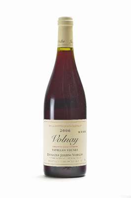 4 Flaschen 2006 Volnay Vielles Vignes Domaine Joseph Voillot, Cote-D'Or, je ca. 75 cl, 13 % Vol., jeweils bis zur Kapsel gefüllt, seltenim ...