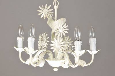 Kleine Deckenlampe, deutsch, 60/70er Jahre, im Blumendekor, vollplastisch, Metall, 5 Brennstellen, Elektrifizierung nicht geprüft, H.c a. 81 cm, D. ...