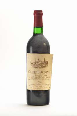 1 Flasche 1976 Chateau Ausone, Saint-Emilion, Premier Grand Cru Classe, ca. 73 cl, Füllstand: ca. top shoulder, unverkostet, selten im Angebot, ...