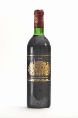 2 Flaschen 1982 Chateau Palmer, Margaux, je ca. 75 cl, Füllstände: je ca. top shoulder, unverkostet, selten im Angebot, sammelwürdig, sehr gute ...