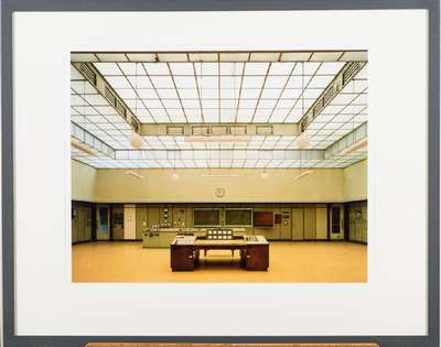Boris Becker, geb. 1961, Kontrollraum, Fotografie, 2006, Print 2013, verso handsign., Motivgröße 30x50 cm, unter Glas gerahmt