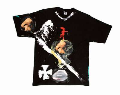 Jonathan Meese, geb. 1970, T-Shirt handbemalt, collagiert, sign. J.M., dat. 09, Größe XL, Unikat
