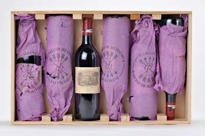 6 Flaschen 1993 Chateau Lafite Rothschild, Pauillac, je ca. 75 cl, 12,5 % Vol., unverkostet, Füllstände: je ca. into neck, sehr gute ...
