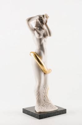 Ernst Fuchs, 1930-2015, Frau Lot, polymerer Kunstguss auf Granitsockel, sign., num. 189/500, H.44 cm