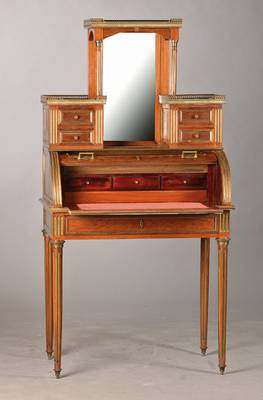 Rollsekretär, im klassizistischen Stil, im Röntgen-Stil, nach 1770/80, hergestellt um 1910/20, Mahagoni, Eichekorpus, hohe filigrane kannelierte ...