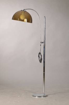 Stehlampe, 90er Jahre, Metall verchromt, Kunststoffschirm, 1 Brennstelle, in der Höhe u. in der Vertikale verstellbar, Elektrifizierung nicht ...