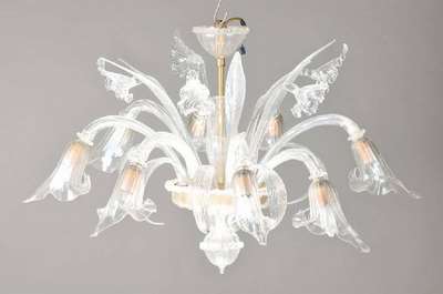 Murano-Deckenleuchter, Italien, Venedig, Mitte 20.Jh. Klarglas-Ausleger, 8-flammig, 1 Teil sek., Elektrifizierung nicht geprüft, H. ca. 59 cm. D. ...