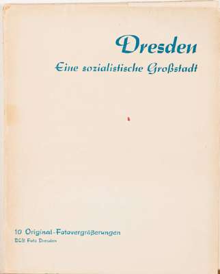 Dresden - eine sozialistische Großstadt, 101-Originalfotovergrößerungen, Hrsg. DLB Dresden, ca um 1970, einzelne Fotografien auf leinenbespannten ...