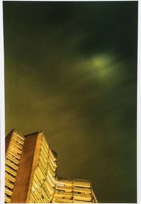 Tobias Zielony, geb. 1973 Wuppertal, Berliner Filmemacher und Fotograf, hier: Licht, Inkjetdruck, verso sign., dat. 2015, betitelt, Blattgr. 47x32 cm