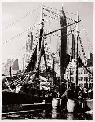 Andreas Feininger, 1906-1999, Fischmarkt in der South Street New York, 1940, Fotografie aus dem Nachlass, Edition Griffelkunst 2010, Blattgr. 50x40 cm