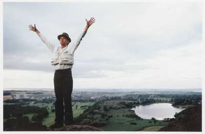 Robert Lebeck, 1929-2014, Joseph Beuys, Schottland II, 1974, Print 2012, Edition Lumas, Motiv 13x20 cm, unter Glas gerahmt 32x36 cm