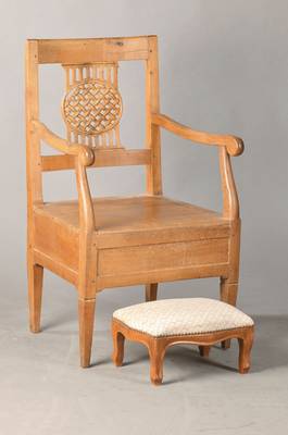 Altenstuhl mit Rückenlehne in Flechtmotiv, süddeutsch, um 1830/40, Kirschbaum massiv, Alterssp., H. ca. 97 cm, Sh. ca. 44 cm