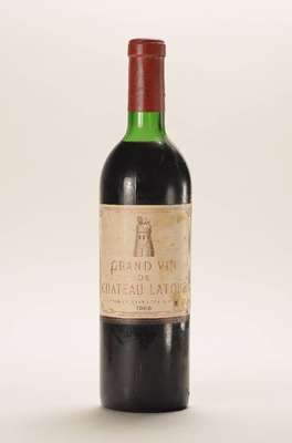 1 Flasche 1969 Chateau Latour, Pauillac, Premier Grand Cru Classe, ca. 75 cl,Füllstand: ca. top shoulder, unverkostet, Etikett beschmutzt, ...