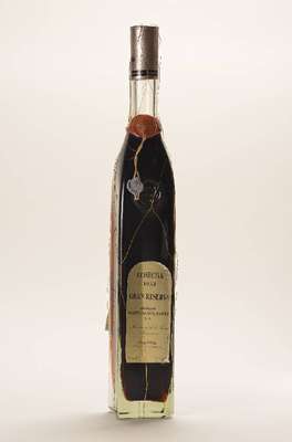 1 Flasche 1932 Martinez Gutierrez Carinena Gran Reserva, Zaragossa, Abstand zwischen Kapsel und Wein: ca. 3,7 cm, ca. 50 cl, 17 % Vol., unverkostet, ...