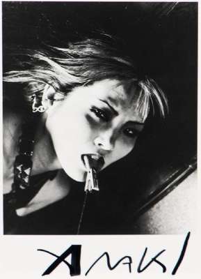 Nobuyoshi ARAKI, geb. 1940, Kunstpostkarte, handsign., ca. 10,5x15 cm