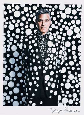 Yayoi Kusama & Emma Summerton, Georg Clooneyfor W Magazine, Farbfotografie, handsign. von Kusama, Art Direction by Kusama, Fotografie bySummerton, ...