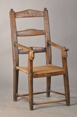 Hochzeits- bzw. Brautstuhl, westdeutsch, dat. 1770, Kirschbaum massiv, Sitzfläche mit Binsengeflecht, Datierung in seltener Zinneinlage, Handläufe ...