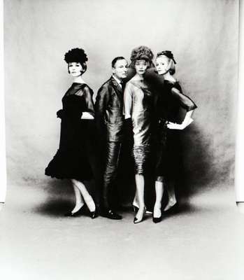 Franz Christian Gundlach, geb. 1926 Heinebach, Fashion Shot Hamburg, Modeschöpfer Heinz Schulze-Varell mit den Modellen Rita, Lissy und Eva, ...