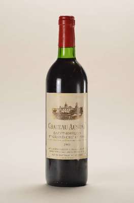 1 Flasche 1983 Chateau Ausone, Saint-Emilion, Premier Grand Cru Classe, ca. 75 cl, Füllstand: ca. top shoulder, unverkostet, selten im Angebot, ...