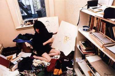 Dagmar, zeitgenössische Fotografin, Patti Smith at home, 1976, Chromogenic color print auf Fujifilm FujiColor Crystal Archive Papier,sign., ...