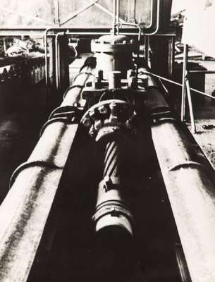 Albert Renger-Patzsch, 1897-1966, Industrie, hydraulische Spindelpresse, 1920, Silbergelatine-Abzug, printed 1950, verso Fotografen-Stempel, Titel, ...