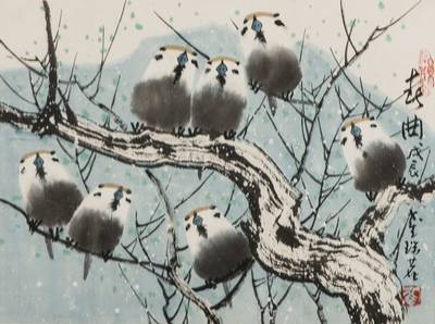 Chinesischer Künstler, Vögel auf winterlichem Baumgeäst, gestempelt, beschriftet, Motiv 36x45 cm, unter Glas gerahmt