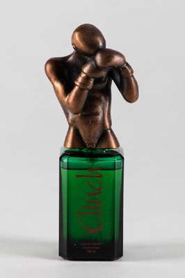 Bruno Bruni, geb. 1935 Gradara, Clinch, Bronzeskulptur auf Parfumflakon, in Originalverpackung, sign., num. 613/30000, ca. 9,5x7x5 cm