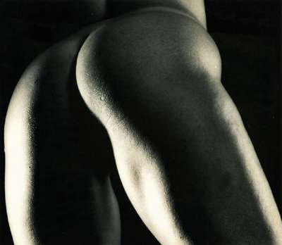 Günter Blum, 1949-1997, Nude, Silbergelatine-Abzug, verso gestempelt, ca. 18x20 cm, auf weißem Karton montiert, gesamt 42x34 cm