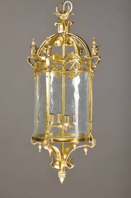 Übergroße Laternenlampe, Historisierend, sp. 20 Jh., rundes massives Messinggestell in schwerer Ausführung (benötigt starke Deckenbefestigung), 4 ...