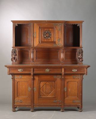 Aufsatzbuffet, Manufaktur Schneider, Hanau/Frankfurt am Main, um 1890-1900, Mahagoni massiv, Übergangsstil, eklektisch, Unterteil 3-türig u. ...