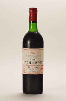 1 Flasche 1974 Chateau Lynch Bages, Pauillac, Grand Cru Classé, ca. 73 cl, Füllstand: ca. top shoulder, unverkostet, Etikett min. beschmutzt bzw. ...
