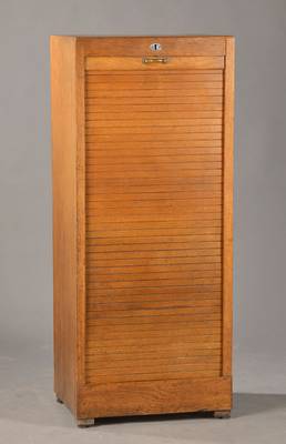 Rollschrank, deutsch, um 1905, Eiche massiv, Rollklappe, ca. 111x46x37 cm
