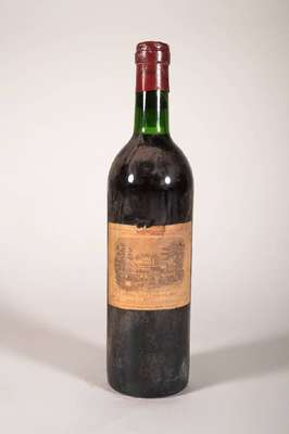 1 Flasche 1973 Chateau Lafite Rothschild, Pauillac, ca. 73 cl, Füllstand: ca. into neck,unverkostet, Etikett beschmutzt und besch., Kapsel stärker ...