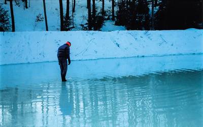 Peter Doig, geb. 1959, Farbfotografie, Fuji Crystal Archive Farbdigitalprint auf PE-Papier, aufgezogen auf eine Hartschaumplatte, verso auf ...
