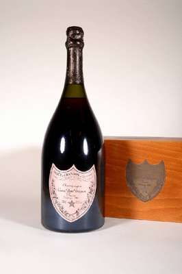 1 Magnum Flasche 1982 Moet et Chandon Dom Perignon Champagne, ca. 150 cl, 12,5& Vol., Abstand zwischen Flaschenboden und Champagner:ca. 2,5 cm, ...